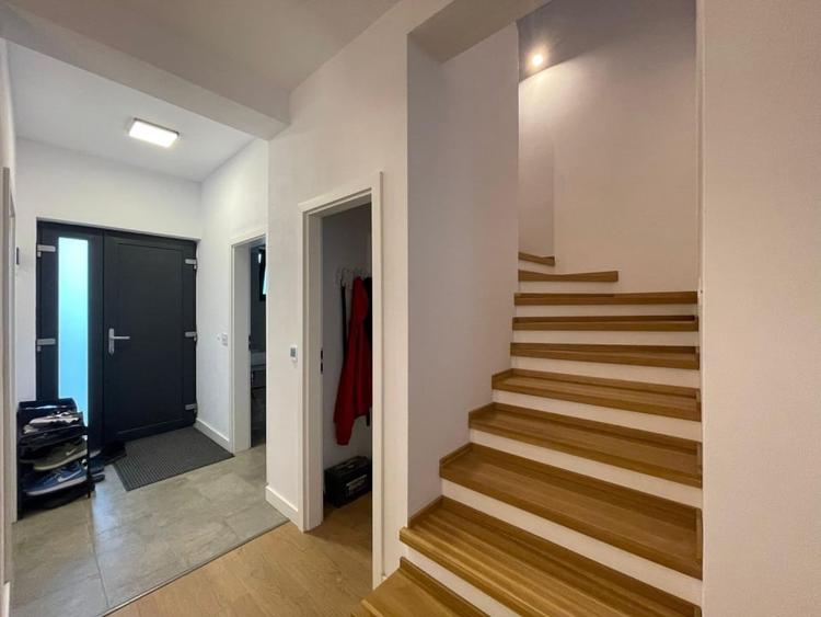 Duplex cu 4 camere mobilat si utila Mosnita Veche - 7