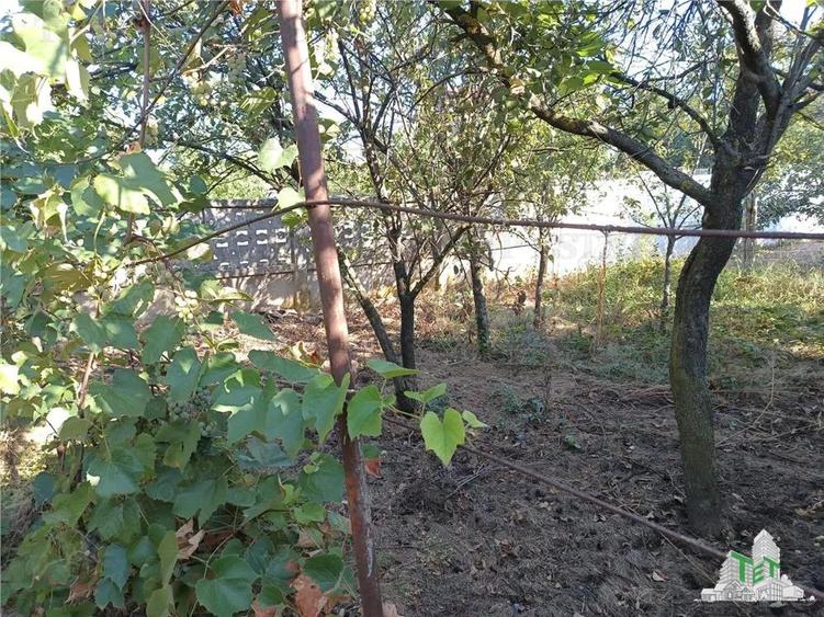 Teren intravilan cu deschidere mare, aflat in Petrachioaia IF, ideal pt. afaceri in HORECA sau pt. d - 2