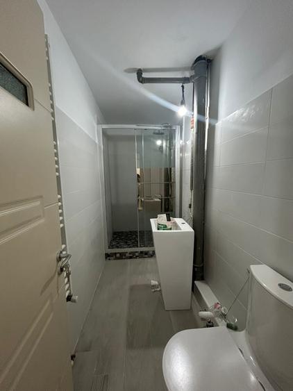 Apartament 3 camere - Zona Sud - etaj 2- 70mp - 69500 euro negociabil - 8