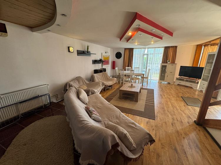 De inchiriat Vila cu piscina (vedere la mare) - 3