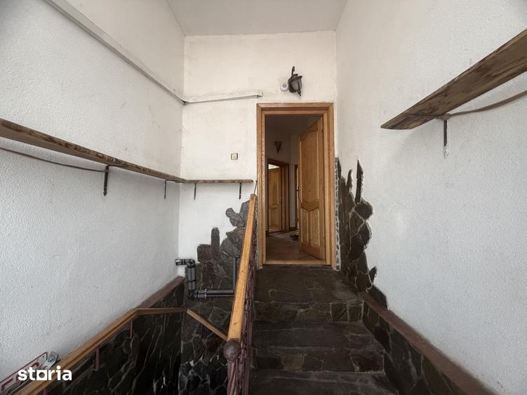 Casă cu 6 camere cu Teren 180 Mp în Central