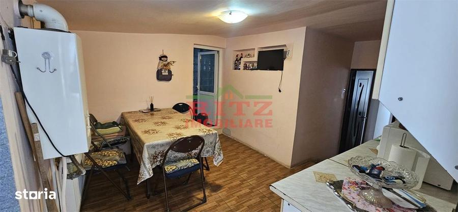 CASA DE VANZARE CU GARAJ,ZONA BOLD - 11
