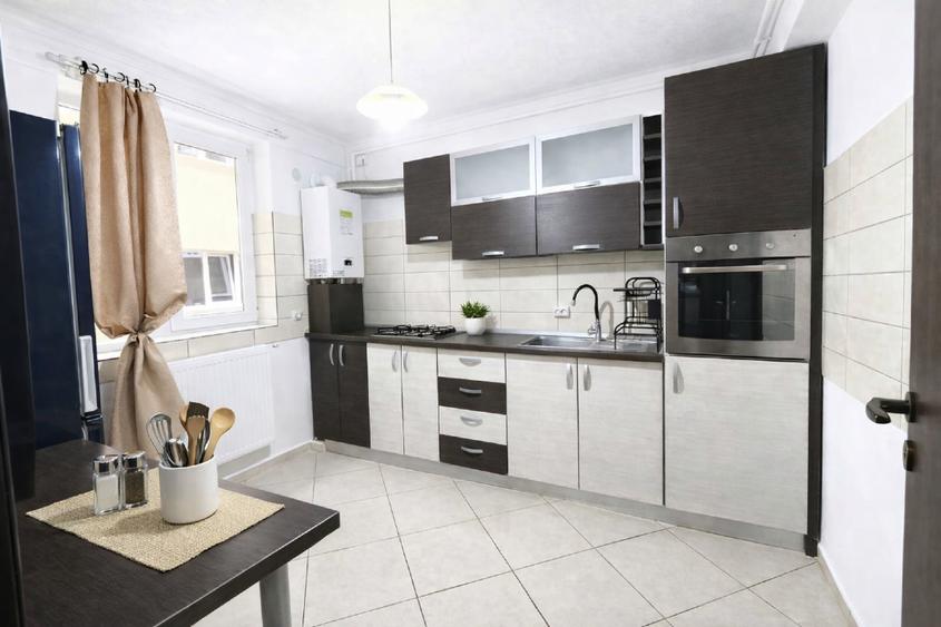 Vanzare apartament 3 camere  - 5