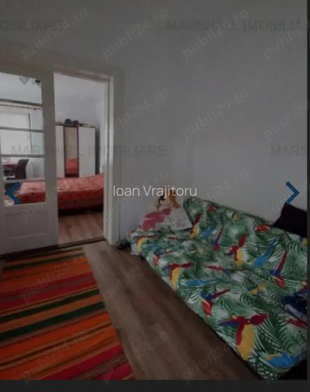 Vand casa cu 3 camere CENTRAL Vand casa cu 3 camere CENTRAL