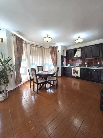 Casa cu 6 camere,singur in curte si dublu front stradal,zona Cantemir,Oradea - 5