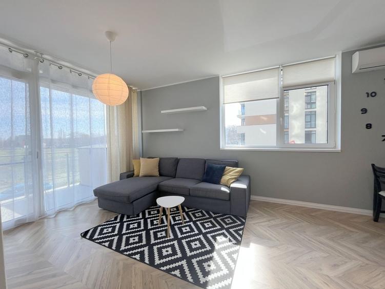 Apartament cu 2 camere semidecomandat, mobilat în Central