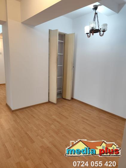 Vanzare  apartament  3 camere  Mazepa I - 3