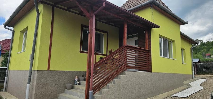 Casă cu 2 camere cu Teren 2936 Mp în Răscruci
