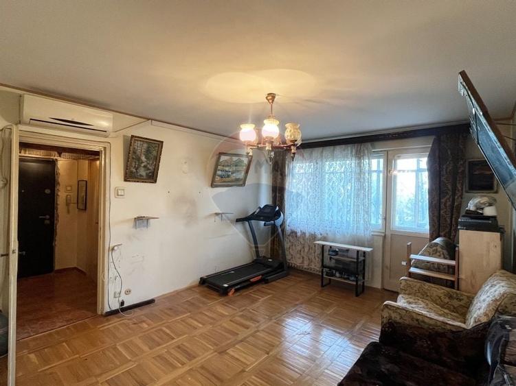 Vanzare apartament 3 camere, decomandat, Drumul Taberei - Bd. 1 Mai - 2