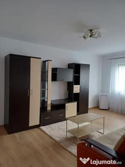 Inchiriez apartament cu doua camere str. Stirenului - 7