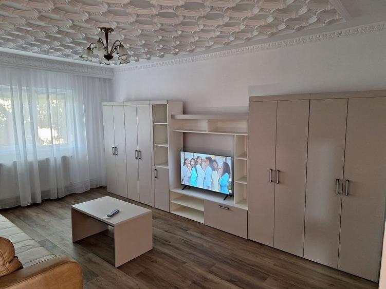 Proprietar inchiriez apartament 2 camere - 4