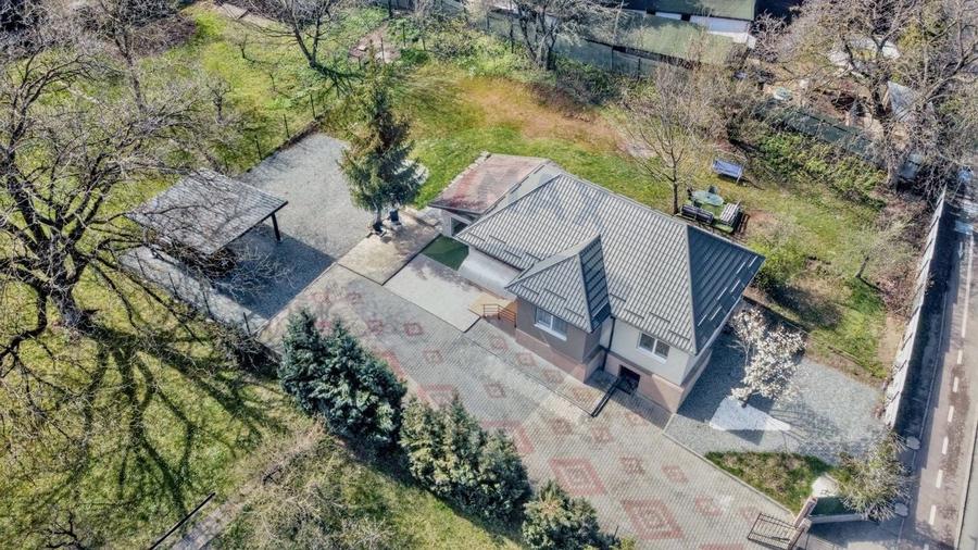 Casa cu 3 camere si 1500mp teren de inchiriat in Faget - 2