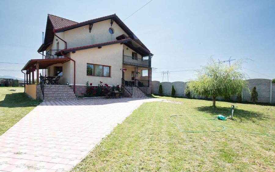 Casa deosebita in zona centrala Sanpetru teren generos! - 14