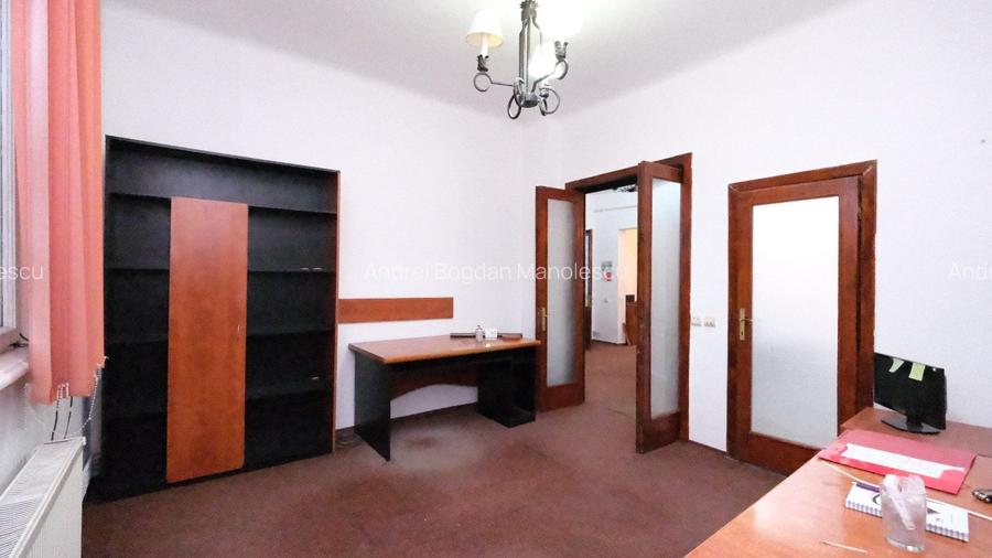 Vanzare apartament 4 camere la etajul 1 in vila Cotroceni cu garaj si anexe Vanzare apartament 4 camere la etajul 1 in vila Cotroceni cu garaj si anexe