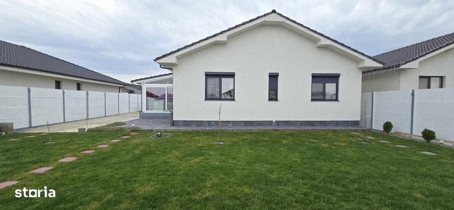 Casa noua de vanzare pe nivel, Santandrei, zona Mega Image - 1