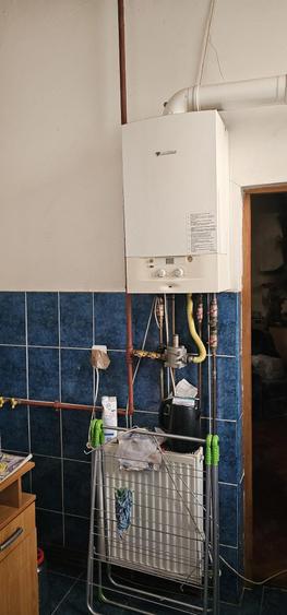 Apartament la curte, 2 camere oportunitate investi?ie necesita renovare zona buna - 1