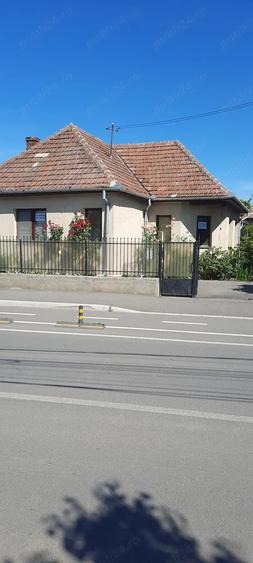 Proprietar, vand casa si curte, cu acte la zi - 1