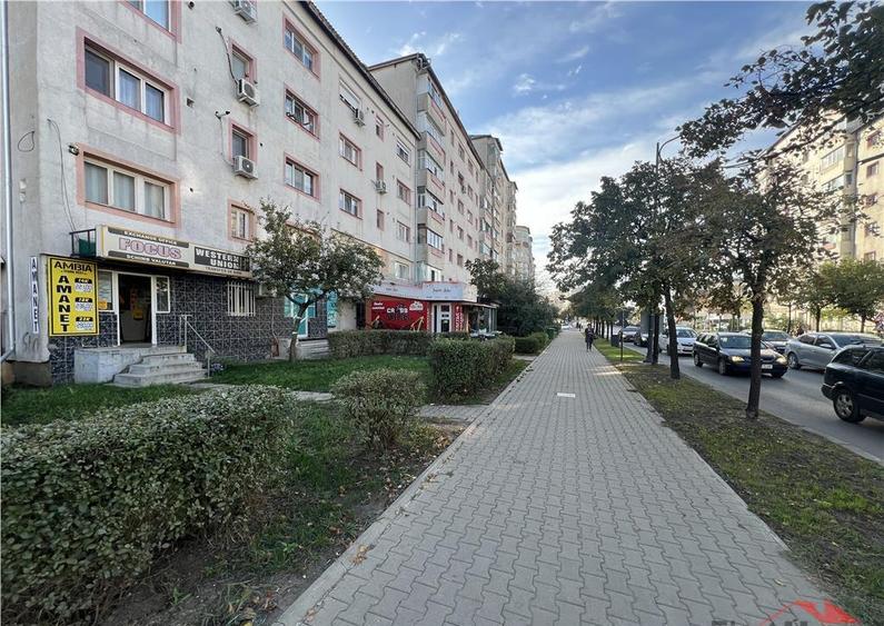 Birou 15 mp, parter, zona B.dul Independentei - Piata Moldov - 1