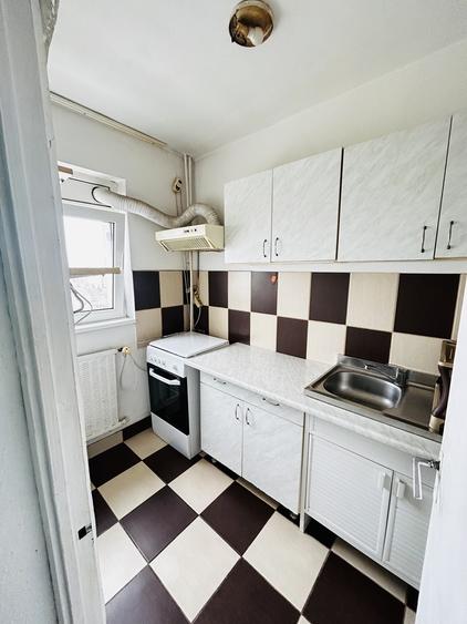 Titan, 1 Decembrie 1918, apropiere metrou, Supeco - 2