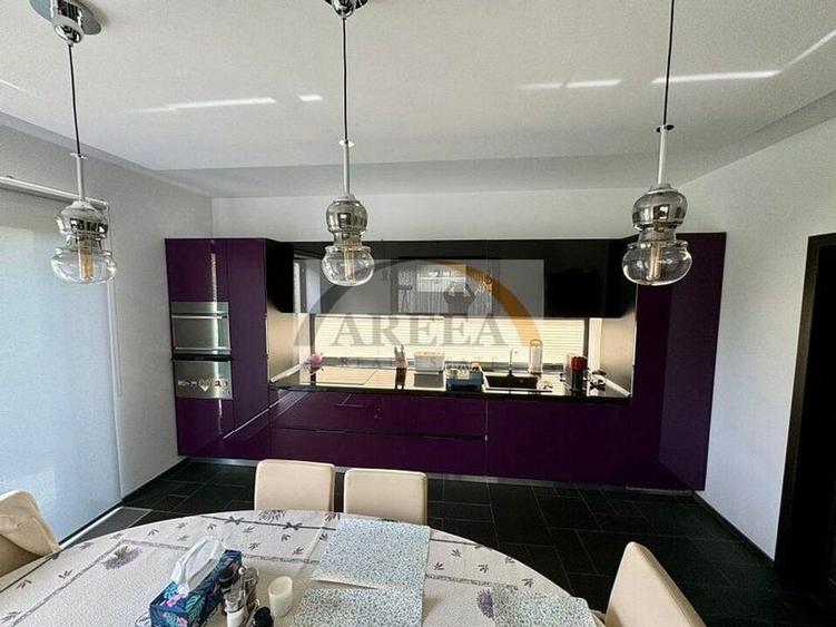 Vila lux de vanzare in cel mai dorit complex din Erou Iancu Nicolae-locatie rara - 10