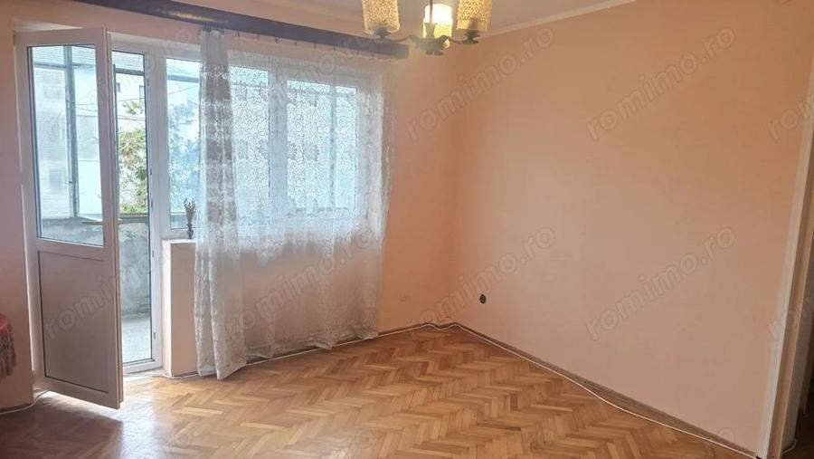 Vand apartament cu 2 camere in Deva, zona Piata Centrala, etaj 3, bloc de 4 etaje de caramida, situa - 1