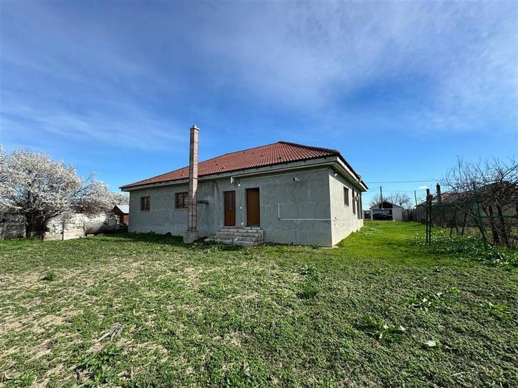 Casa noua de vanzare in Vulturu - Hângulesti 89.000 Euro - 29
