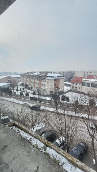 Apartament 3 camere, hol patrat, 2 balcoane,etaj intermediar, Unirii - 1