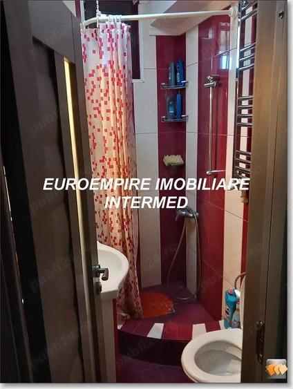 Garsoniera decomandata ,zona Far - 11