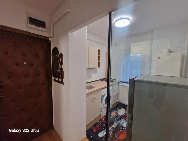 Inchiriez garsoniera - 10