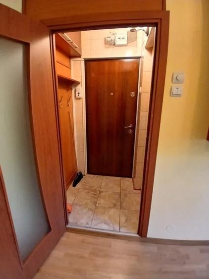 Apartament de 2 camere, etajul 3/4 ,zona Podu Ros - 5