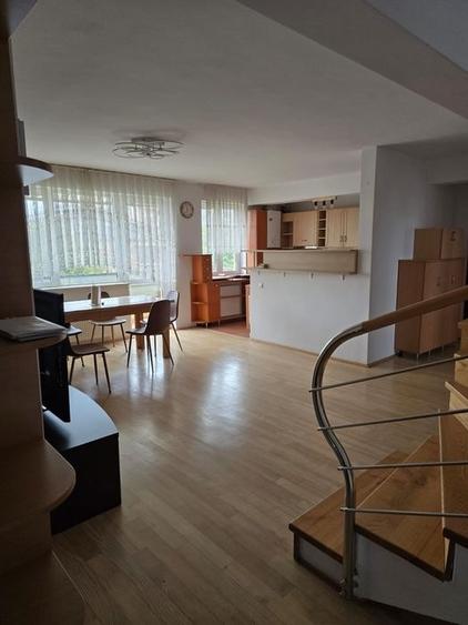 Apartament cu 5 camere semidecomandat în Andrei Mureșanu