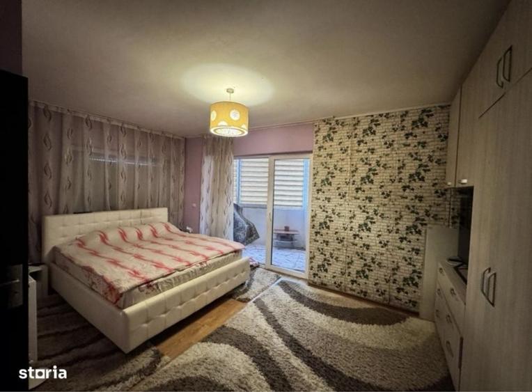 Apartament cu 4 camere semidecomandat în Florești