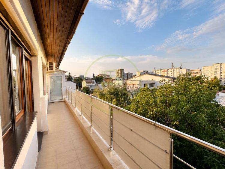 Apartament cu 2 camere semidecomandat, mobilat în 1 Mai