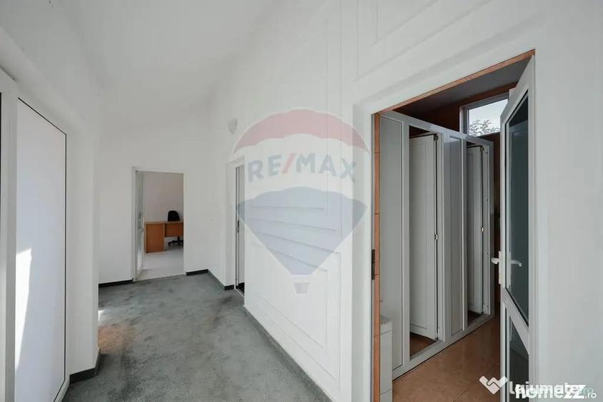 Casă cu 7 camere cu Teren 380 Mp în Decebal