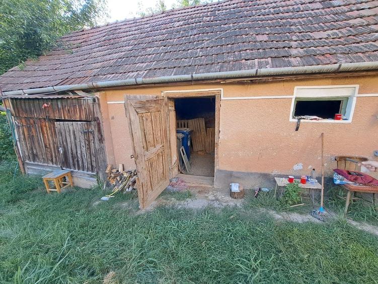 Casă individuală cu 3 camere cu Canalizare în Ruși