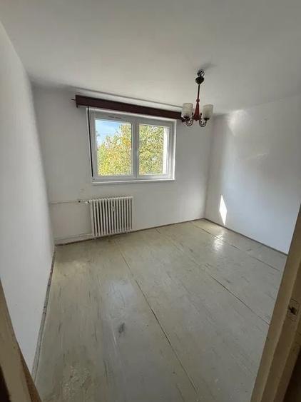 Apartament cu 3 camere circular în Drumul Taberei