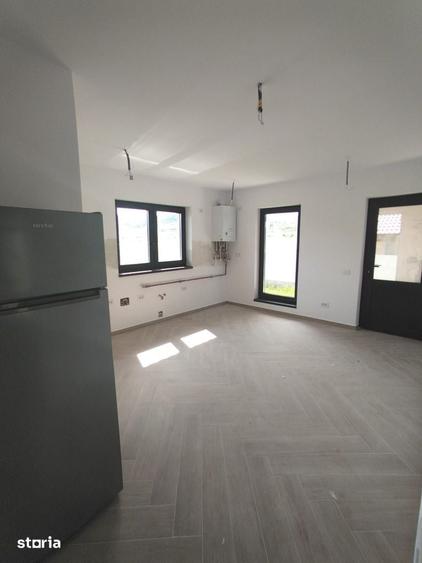 Casă cu 4 camere cu Teren 500 Mp în Blandiana