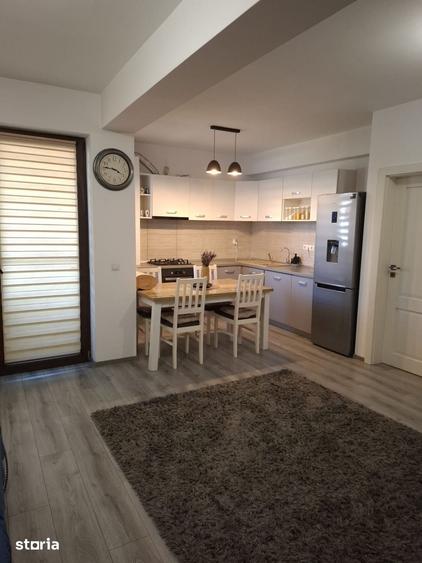 Apartament cu 3 camere în Florești