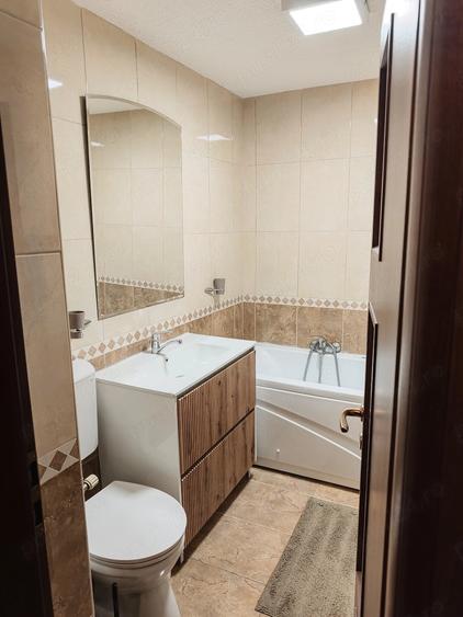 Apartament cu 3 camere decomandat în Dristor