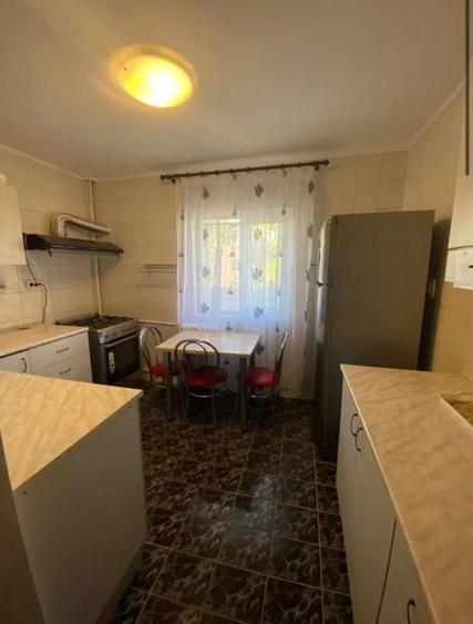 Apartament cu 3 camere decomandat în Lujerului