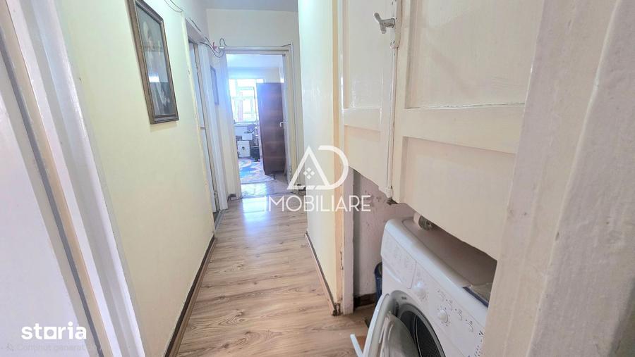 De vanzare, apartament cu 3 camere ?i terasa proprie, zona centrala. - 1