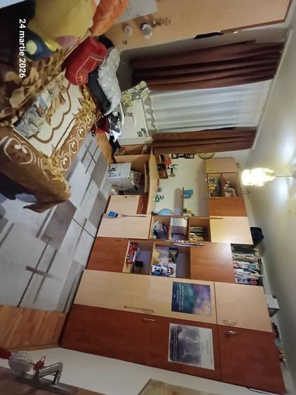 Apartament cu 3 camere semidecomandat în Dâmbu Pietros