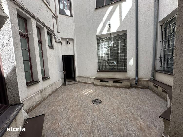Apartament cu 4 camere în Centrul Civic
