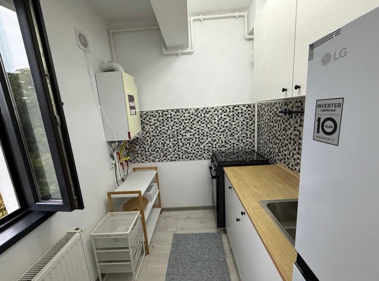 Apartament cu 2 camere semidecomandat în Gorjului