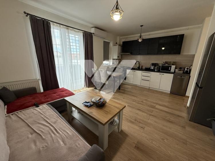 Apartament cu 3 camere decomandat, mobilat în Turnișor