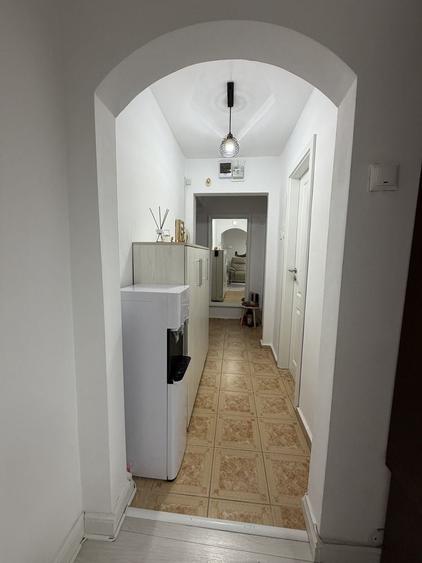 Apartament cu 3 camere semidecomandat în Valea Rosie