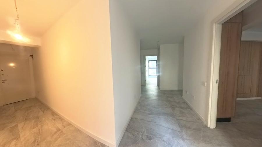 Apartament cu 3 camere decomandat în Străulești