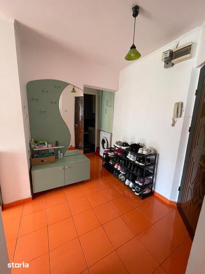 Apartament cu 2 camere decomandat, mobilat în Titan
