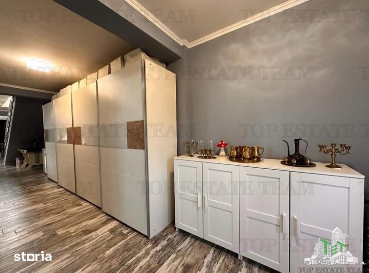 Casă cu 9 camere cu Teren 1412 Mp în Palazu Mare