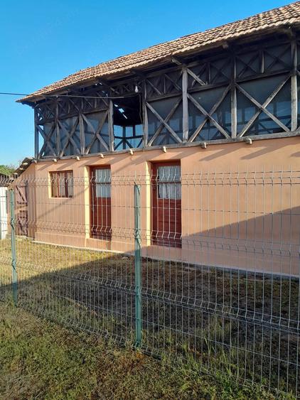 Casă cu 3 camere cu Teren 4000 Mp în Dejești